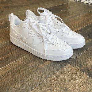 Boys White Nike Sneakers - EUC